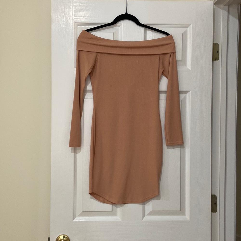 Blush off the shoulder body con